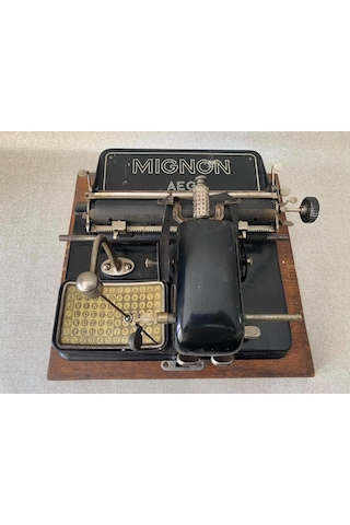 Aeg Mignon Model 4 Antika Daktilo - Koleksiyonluk Ahşap Kasalı Daktilo No1