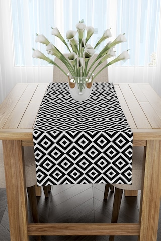 Siyah Beyaz Geometrik Kareler Runner 40x140cm Siyah