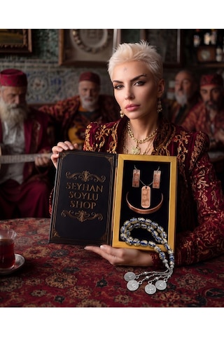 Özel Tasarım Kitap Kutulu Kadın Bakır Takı Seti Ve Tesbih Kombini - Kolye Küpe Bileklik Yüzük 5 Parça Otantik Şık Hediyelik - Doğum Günü Yıl Dönümü Anneler Günü Kadınlara Özel Gösterişli Hediye - N-00087