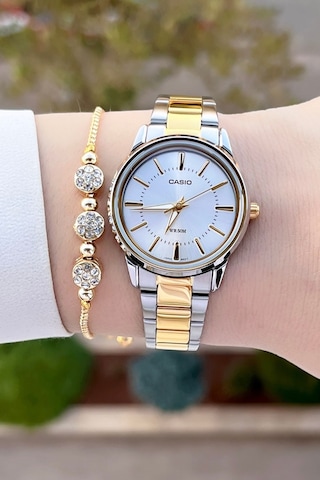 Casio Csıste136 Kadın Kol Saati
