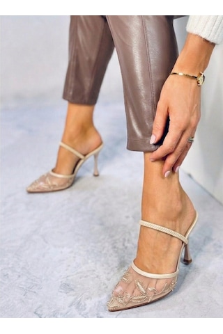 Fox Shoes Y752276315 Bej File Boncuk İşlemeli İnce Topuklu Kadın Ayakkabı