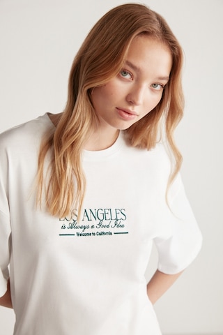 Grımelange Janna Kadın Şehir Temalı Ön Ve Arka Baskı Detaylı Oversize Fit Bisiklet Yaka Beyaz / Yeşil T-shirt