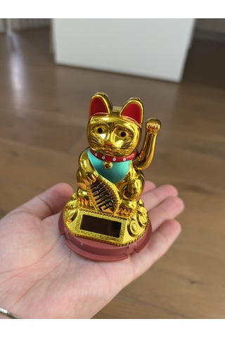 Feng Shui El Sallayan Bereket Ve Şans Kedisi - Güneş Enerjili- Maneki Neko - 9 Cm