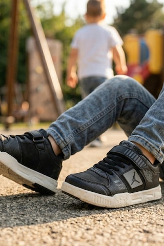 In Step Enjoyi Erkek Çocuk Spor Ayakkabı - Siyah Beyaz - Işıltılı Nakışlı Günlük Ayakkabı Siyah-beyaz