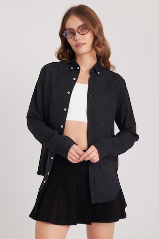 Tudors Kadın Slim Fit Düğmeli Yaka Kışlık Yün Viskon Düz Siyah Gömlek-37879 Siyah