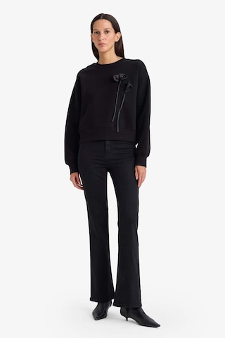 Defacto Boxy Fit Bisiklet Yaka Aplike Kalın Sweatshirt G7007ax25wnbk81 Siyah-bk81