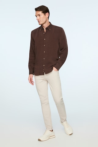 Morven Erkek Kahve Liyosel Trend Çizgili Dinamik Fit Düğmeli Yaka Gömlek 26ms004032400 Kahve