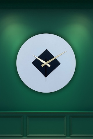 Roundka Model Metal Sıvama Akar Sessiz Mekanizmalı Duvar Saati 40 40 Cm Beyazsiyah Beyaz - Siyah