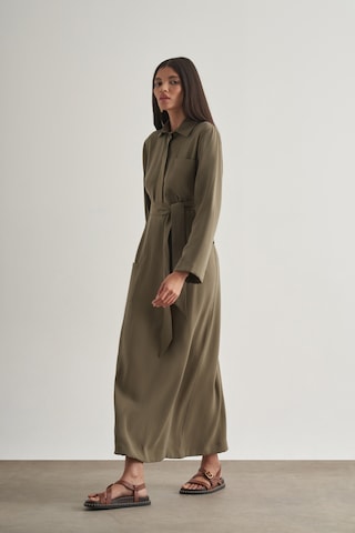 Mizalle Modal Karışımlı Kuşaklı Haki Uzun Gömlek Elbise Haki