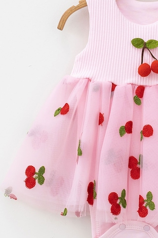 Beniizle Kiraz Detaylı Tüllü Çıtçıtlı Zıbın Elbise %100 Pamuk Pembe