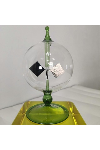 Kanatlı Dönen Cam Yel Değirmeni Güneş Enerjili Cphoto Renkli