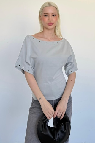 Madmext Boyalı Gri Off Shoulder Metal Detaylı Kadın Bluz Mg2671
