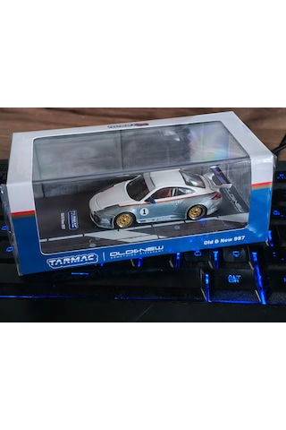 Tarmac Works 1/64 Porsche Old & New 997 Beyaz