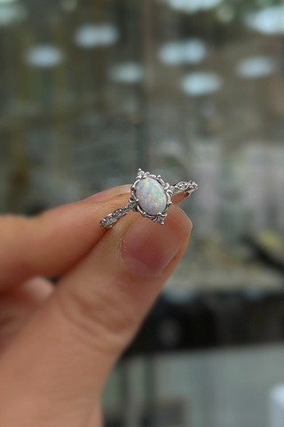 925 Ayar Gümüş Oval Beyaz Opal Taşlı Vintage Yüzük Gümüş