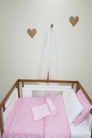 70X140 Lastikli Renforce Bebek Çarşaf Takımı-Pembe Yıldızlı