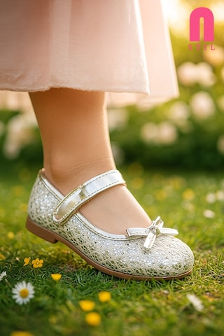 Günlük Kız Çocuk Babet Cırt Bantlı Pul Ve Fiyonk Detaylı Hafif Rahat Ayakkabı 413 Gümüş