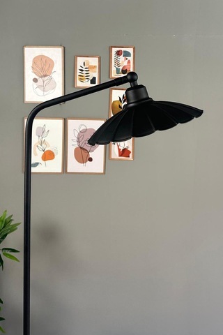 Siyah Lambader Düz Gövde Hareketli Başlık Modern Metal Oturma Odası Çalışma Odası Zemin Lambası Siyah