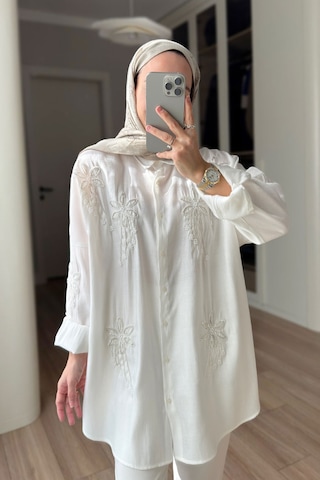 Kahijab Stella Boncuk İşlemeli Gömlek - Beyaz