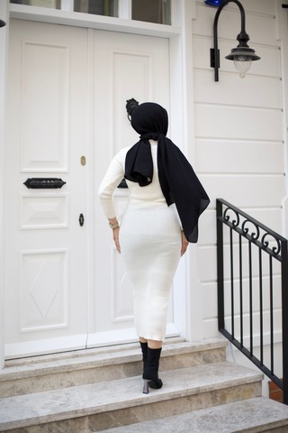 Hira Life Fashion Kadın Elbise Tesettür Giyim Balıkçı Yaka Ve Dar Kesim Triko Kalem Elbise Krem Krem