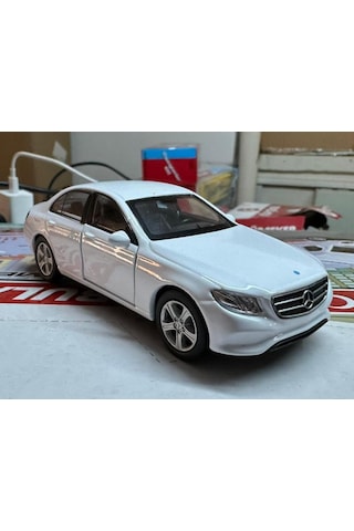 Oyuncak Metal Model Araba 1/36 Çek Bırak Mercedes Benz E Class Beyaz