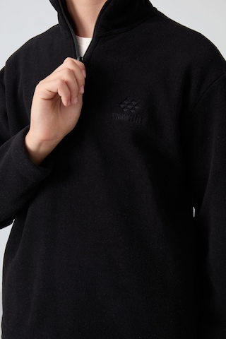 Tommylife Tommy Life Siyah Kalın Yumuşak Dokulu Standart Fit Nakışlı Polar Erkek Çocuk Sweatshirt - 11221 Siyah