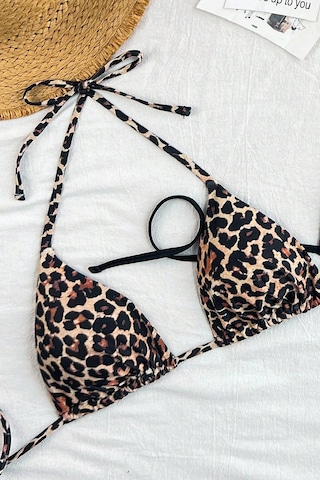 Alfa Aksesuar 03 Kadın Leopar Desenli Ve Siyah Minimal Kesim Üçgen Bikini Üstü Çok Renkli
