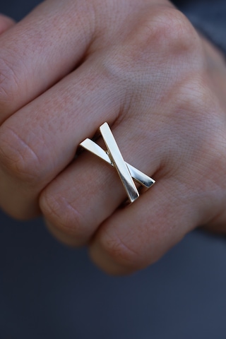 Yenigün Kuyumculuk 14 Ayar Altın Çapraz Şeritler Köşeli Yüzük Yzk26463