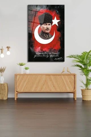 Atatürk Ve Vatanını En Çok Seven Görevini En İyi Yapandır Yüksek Çözünürlüklü Dikey Cam Tablo