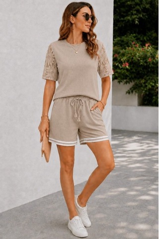 Dogutrend Kadın Kısa Kollu Bisiklet Yakalı Waffle Bluz Ve Short Ikili Takım Bej