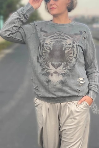 Kadın Gri Kaplan Desenli Sweat Gri