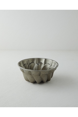 English Home Patisserie Amelie Premium Döküm Yuvarlak Kek Kalıbı 24,5 Cm Şampanya Şampanya