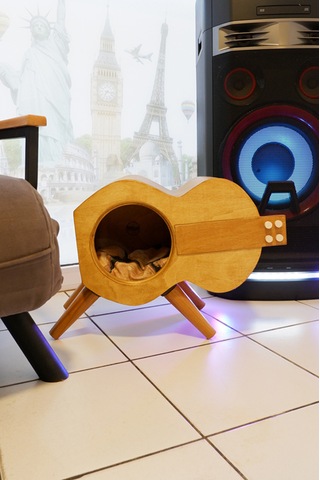 Gitar Kedi Evi Dekoratif İç Mekan Guitar Cat House