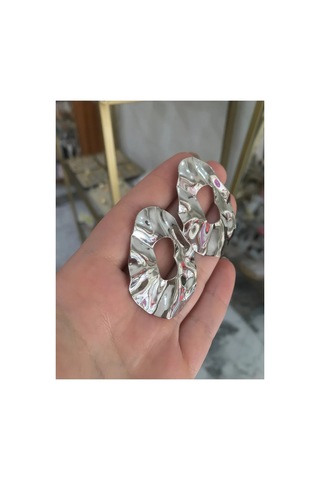 Metal Ezme Desen Küpe Gümüş