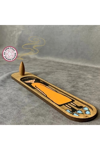 Uretti - Pınar 2572 - El Yapımı Turuncu Elbiseli Şirin Kız Ahşap Tütsü Kayığı - 5 X 25 Cm 1 Adet