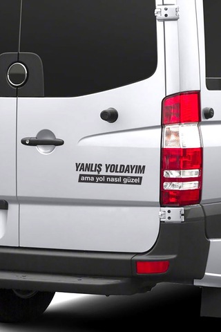 Yanlış Yoldayım Ama Yol Nasıl Güzel Araç Sticker 21x29 Cm, Oto Sticker, Araba Sticker