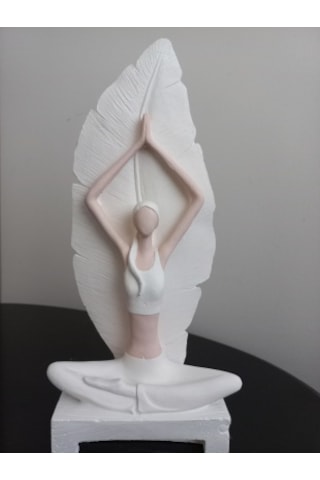 Yoga Yapan Kadın Heykeli