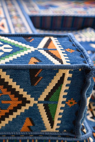 Otantik Şark Köşesi Takımı Mavi Anadolu 13 Parça Kilim Ve Puf Dahil Süngerli Sedir Seti