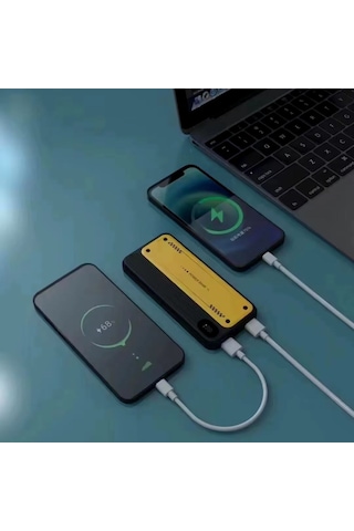 10000 Mah Hızlı Şarj Özellikli Aynı Anda 4 Cihazı Şarj Edebilen Powerbank Siyah
