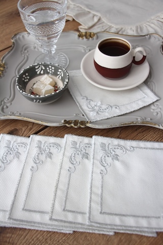 Köşeli 6'lı Kokteyl Kahve Sunum Peçetesi Nakış İşlemeli Gardenya Sunumluk Gümüş