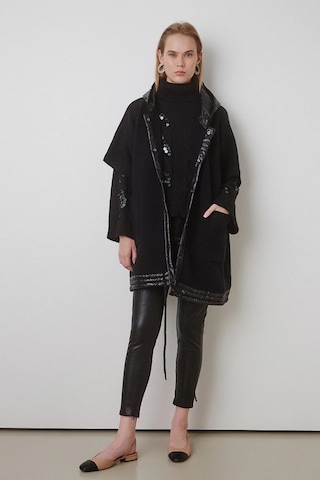 Bsb Kapüşonlu Siyah Kadın Pelerin 050-262003 001