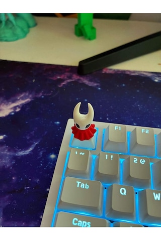 2 Adet Hollow Knight Hornet Kırmızı Pelerinli Savaşçı Böcek Karakteri Figürlü Özel Mekanik Klavye Tuşu