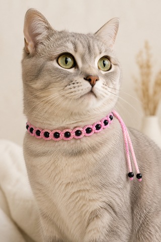 El Örgüsü Kedi Boyun Aksesuarı Pembe Siyah Boncuklu El Yapımı Kedi Tasması Dekoratif Örgü Yaka