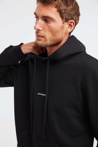 Grımelange Epic Erkek Yumusaçık Kumaşlı Kapüşonlu Kordonlu Regular Fit Nakışlı Siyah Sweatshirt