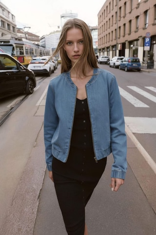 Kadın Açık Mavi Bomber Denim Ceket Açık Mavi