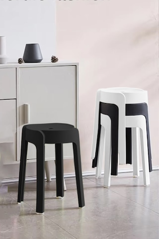 Kaymaz Ayaklı İç İçe Geçebilen Plastik Tabure 4 Adet Siyah-beyaz