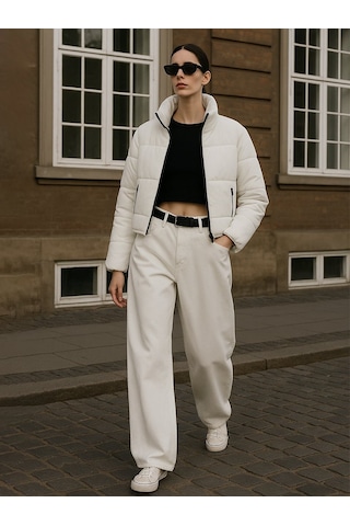 Şişme Önü Fermuarlı Kısa Beyaz Mont Beyaz