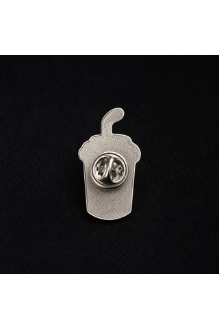 Kırmızı İçecek Bardağı Figürlü Metal Rozet Eğlenceli Çanta Ve Ceket Aksesuarı Gri