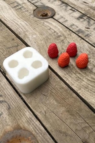 Dörtlü Mum Kalıbı Silikon 2 5 X 2 5 X 3 Cm Küçük Süsleme Kalıbı 1 Adet Çok Renkli