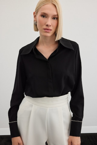 Sateen Aksesuarlı Klasik Gömlek - Siyah-136482 Siyah