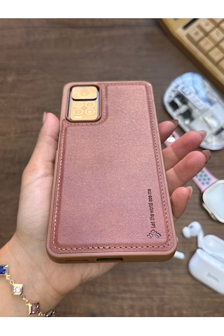Redmi Note 10 Pro Uyumlu Premium Deri Dokulu Darbelere Karşı Dayanıklı Nazal Silikon Kılıf Kahverengi